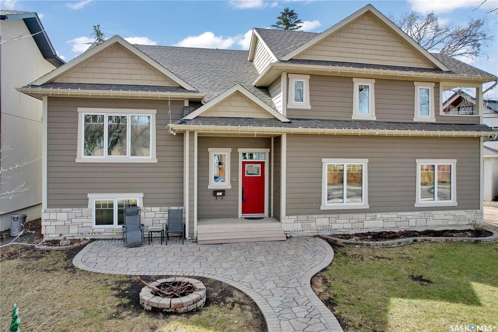 Property Photo: 101 Poplar Crescent SK S7M 0A7