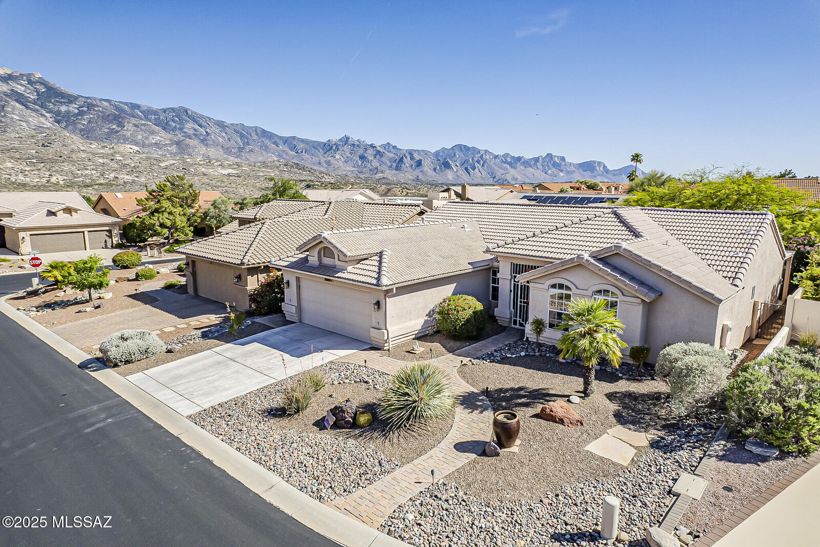 Property Photo: 38180 S Birdie Drive AZ 85739