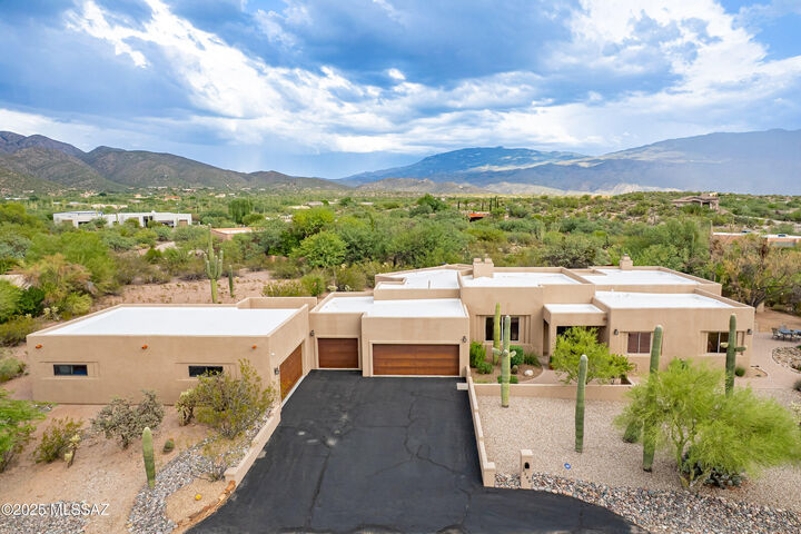 3146 N Fennimore Avenue  Tucson AZ 85749 photo