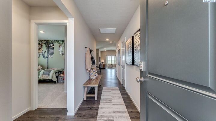 Property Photo: 6017 Road 115 WA 99301