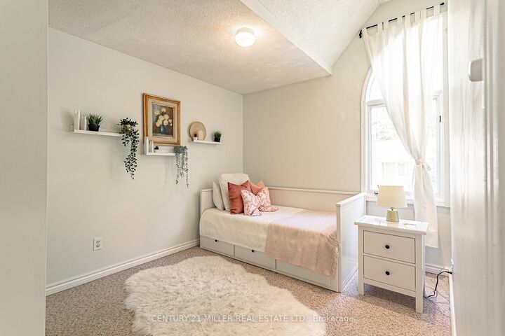 Property Photo: 9 Ailsa Place 16 ON N5Z 4Z6