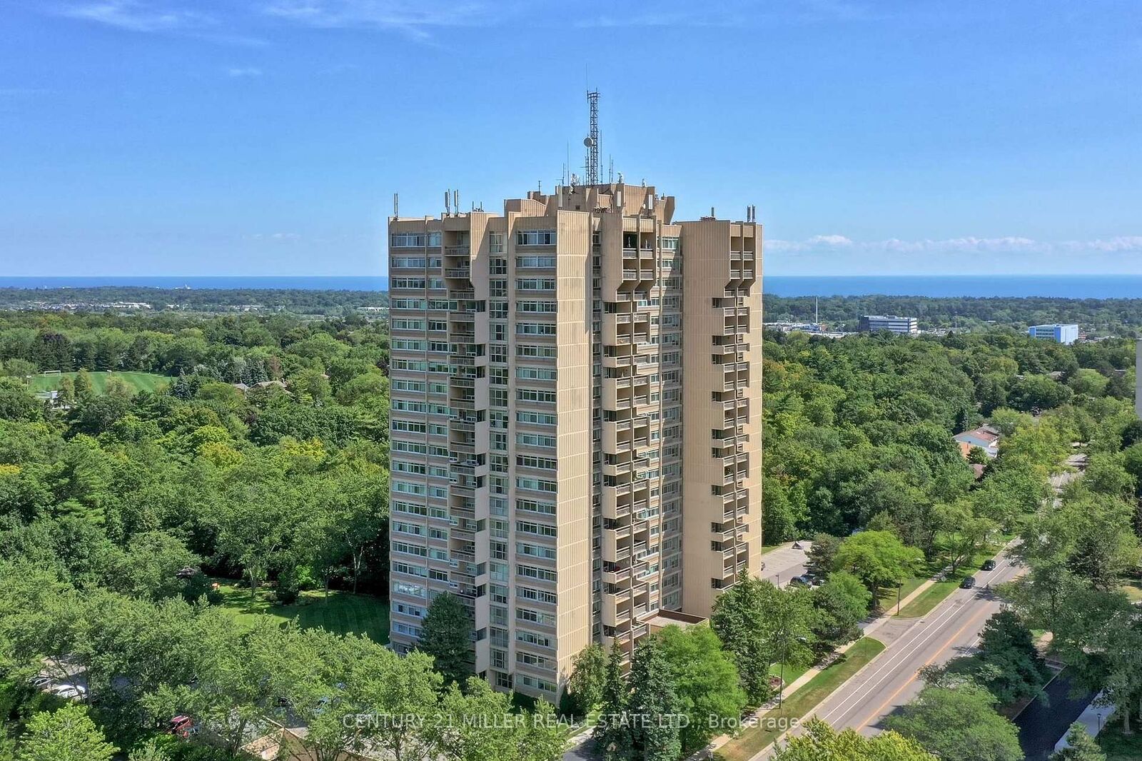 Property Photo: 1359 White Oaks Boulevard 804 ON L6H 2R8