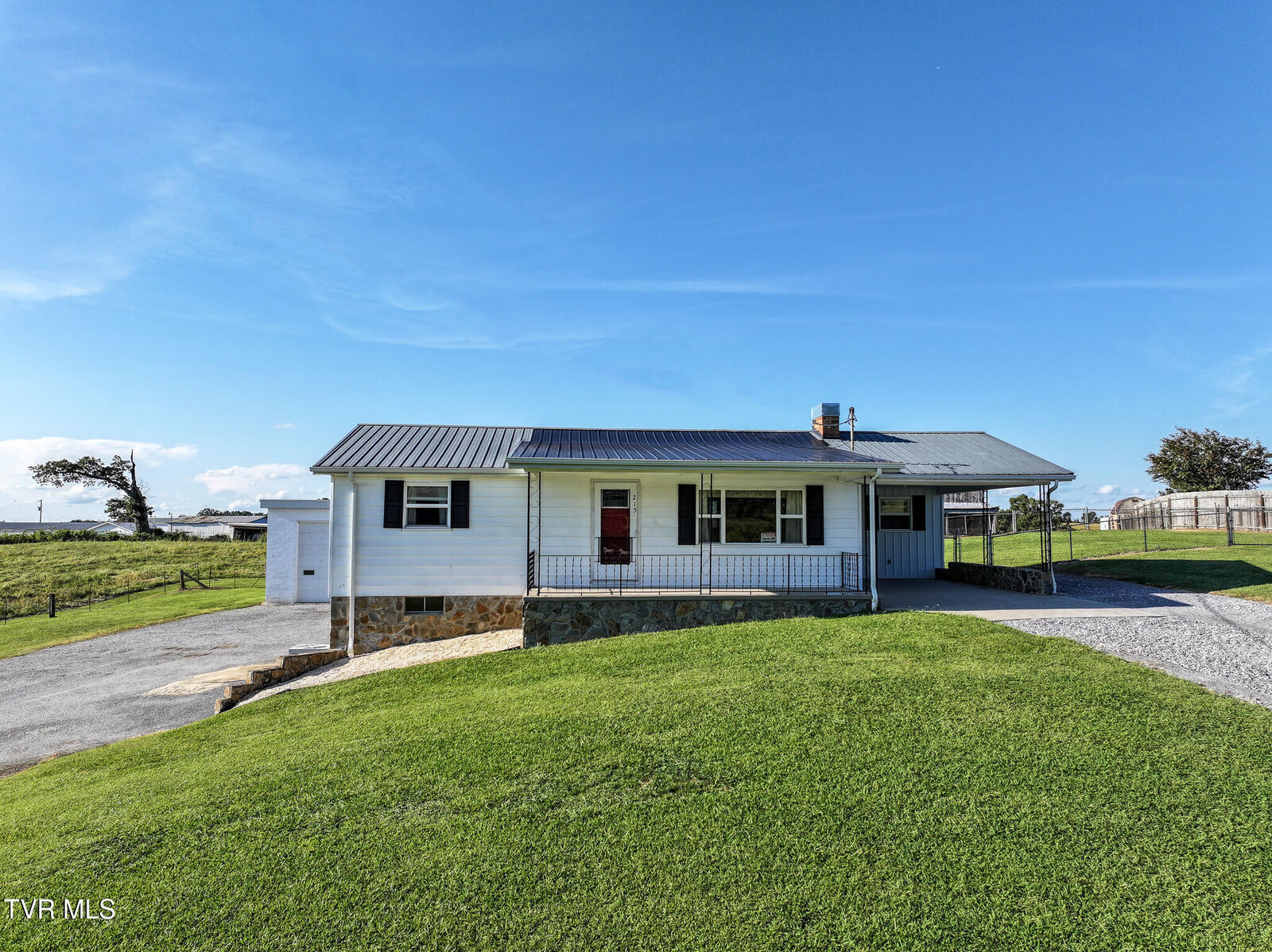 Property Photo: 215 White Sands Rd TN 37743