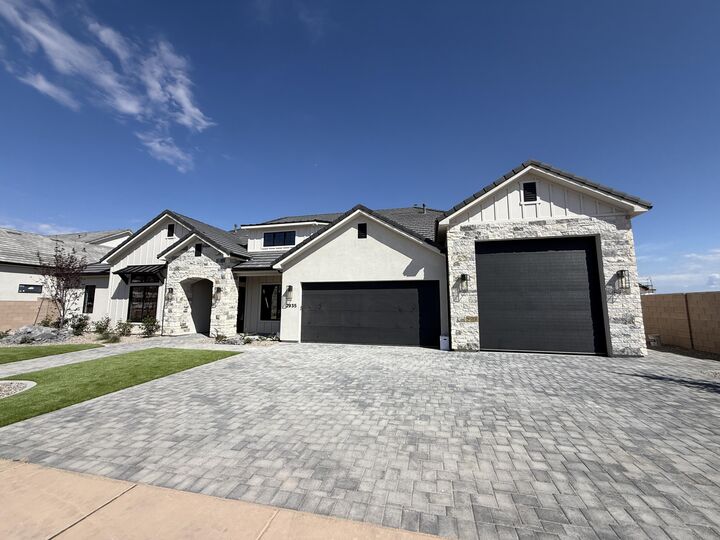 Property Photo: 2935 E Rowan Ln UT 84790