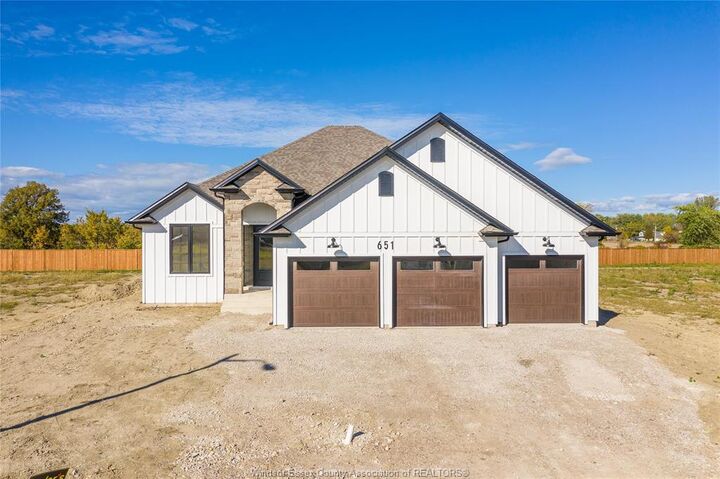 651 Summit  Lakeshore ON N0R 1A7 photo