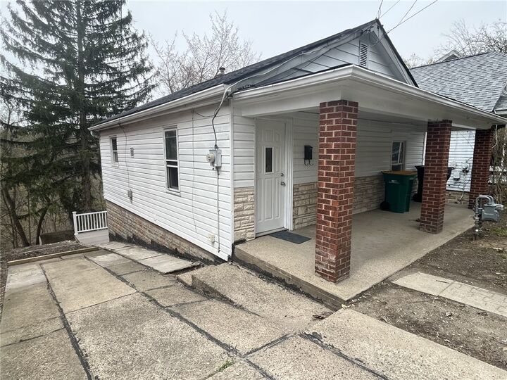 Property Photo: 4449 Lucerne Ave PA 15214