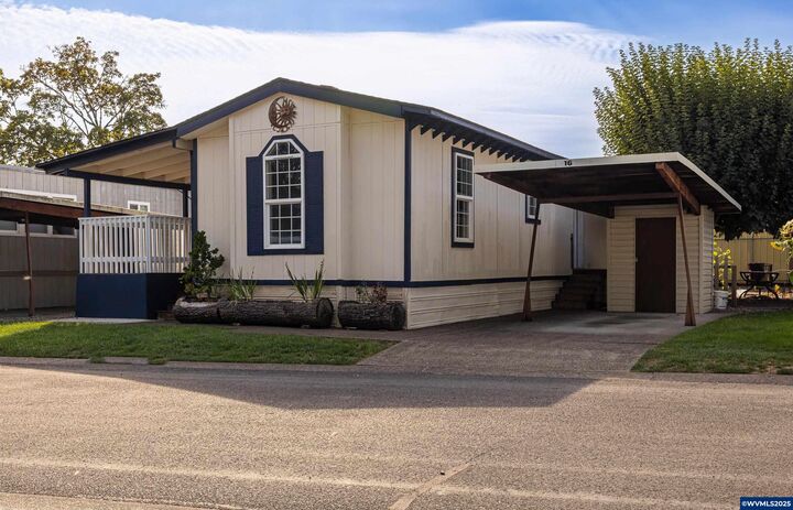 Property Photo: 755 NE Circle Bl 16 OR 97330