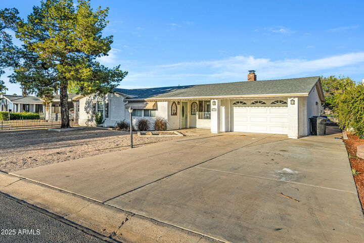 Property Photo:  635 S Edgewater Drive  AZ 85208 