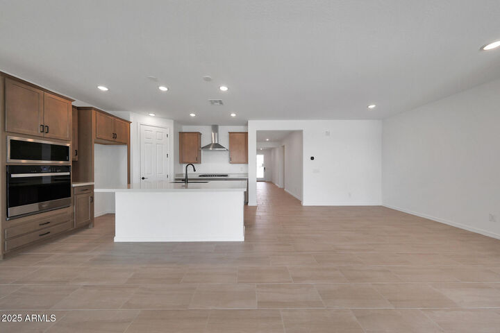 Property Photo: 779 W Riparian Drive AZ 85140