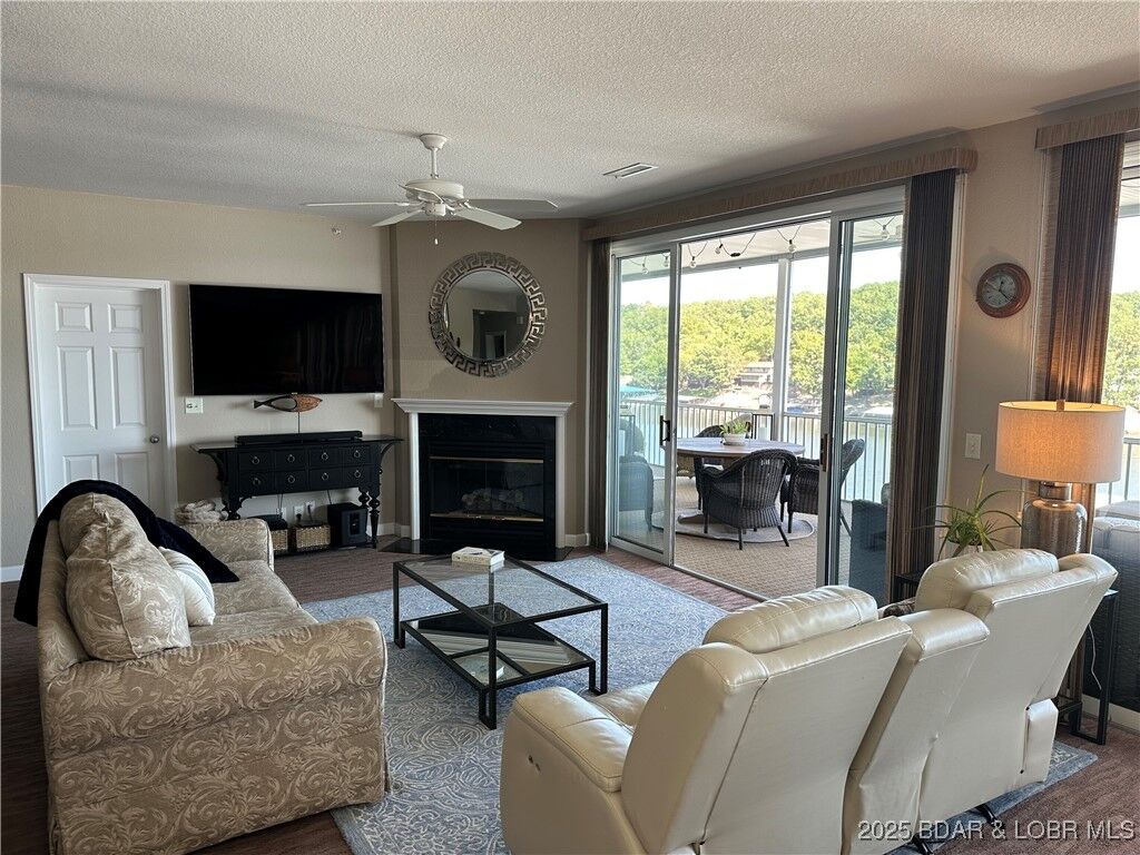Property Photo:  52 Summer Place Court 3B  MO 65020 