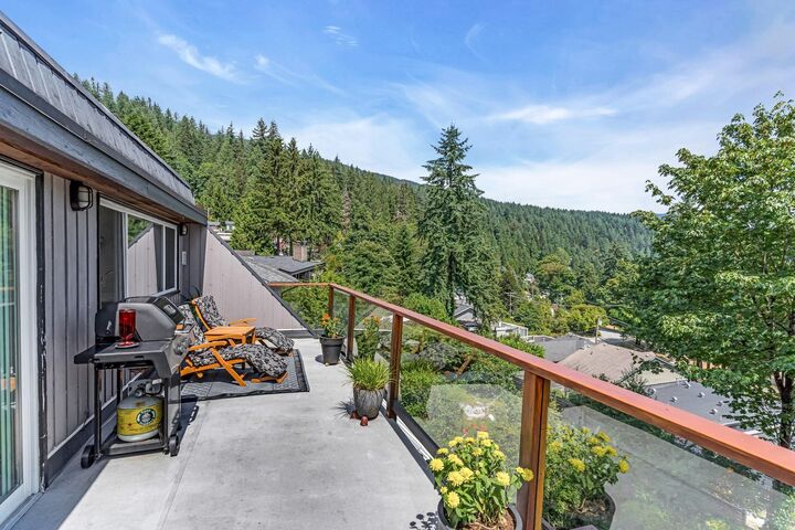 Property Photo: 2360 Caledonia Avenue BC V7G 1T9