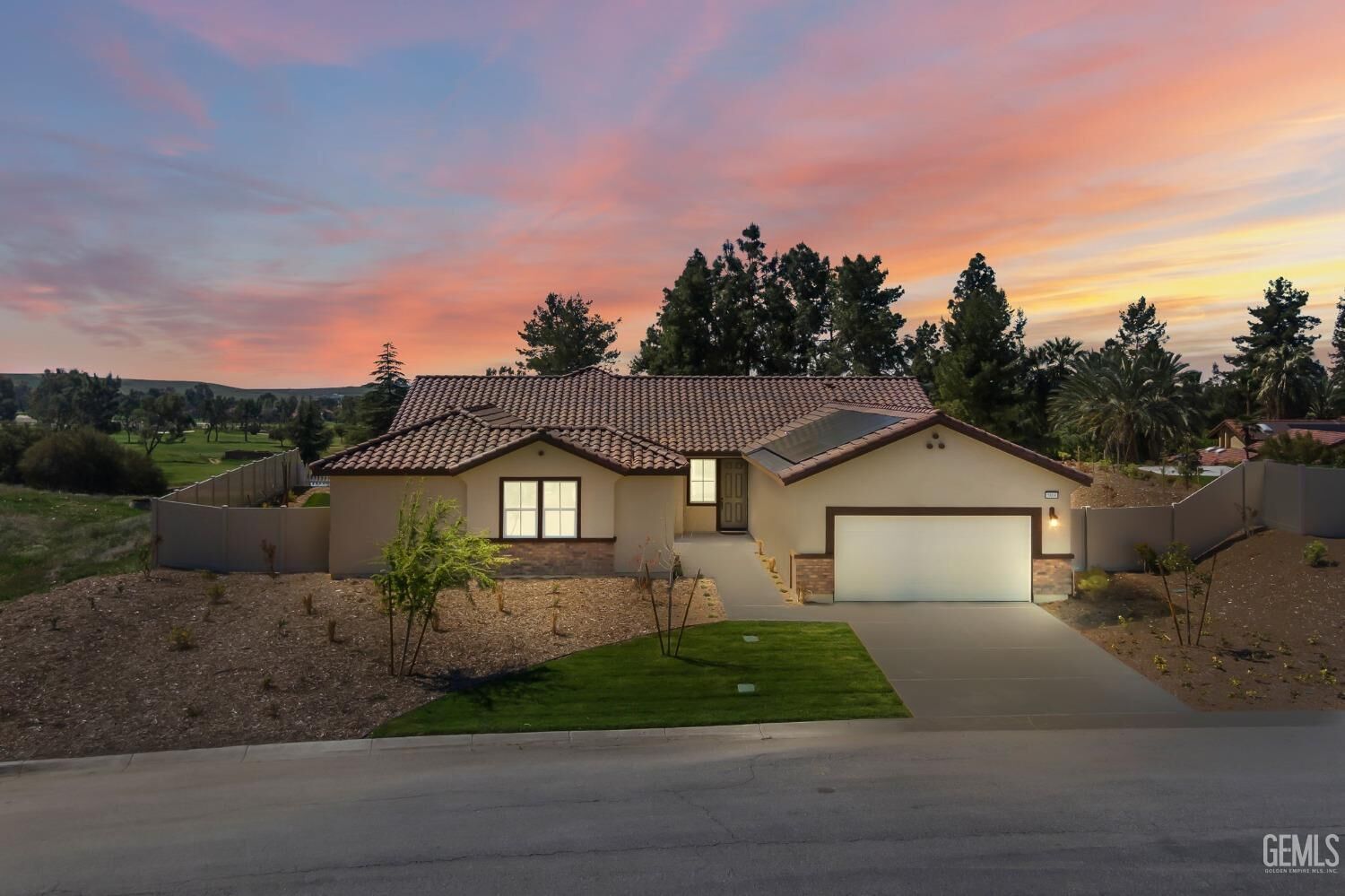 Property Photo:  5804 Levanto Street  CA 93306 