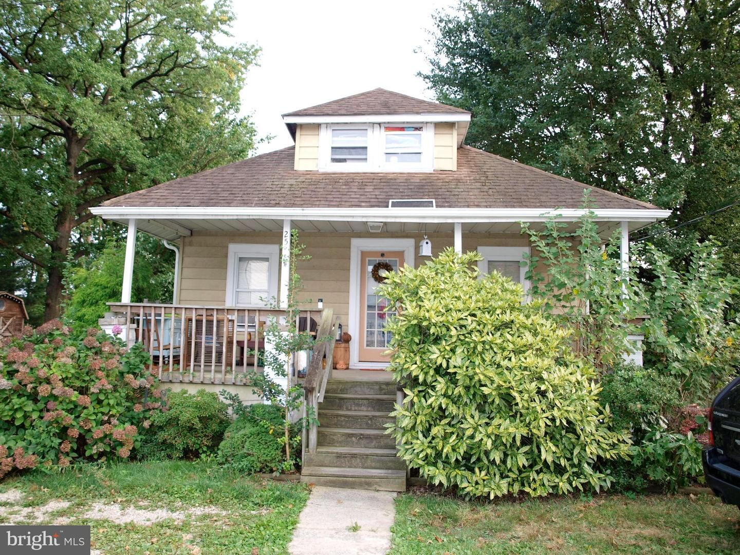 Property Photo:  25 Golden Avenue  NJ 08059 