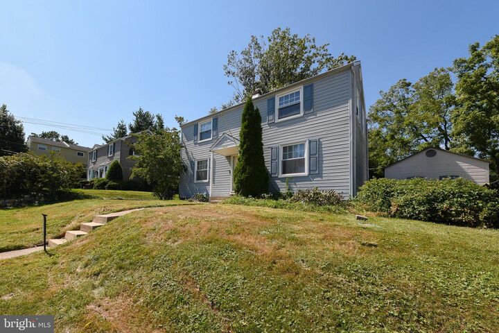 Property Photo: 1014 N York Road PA 19090