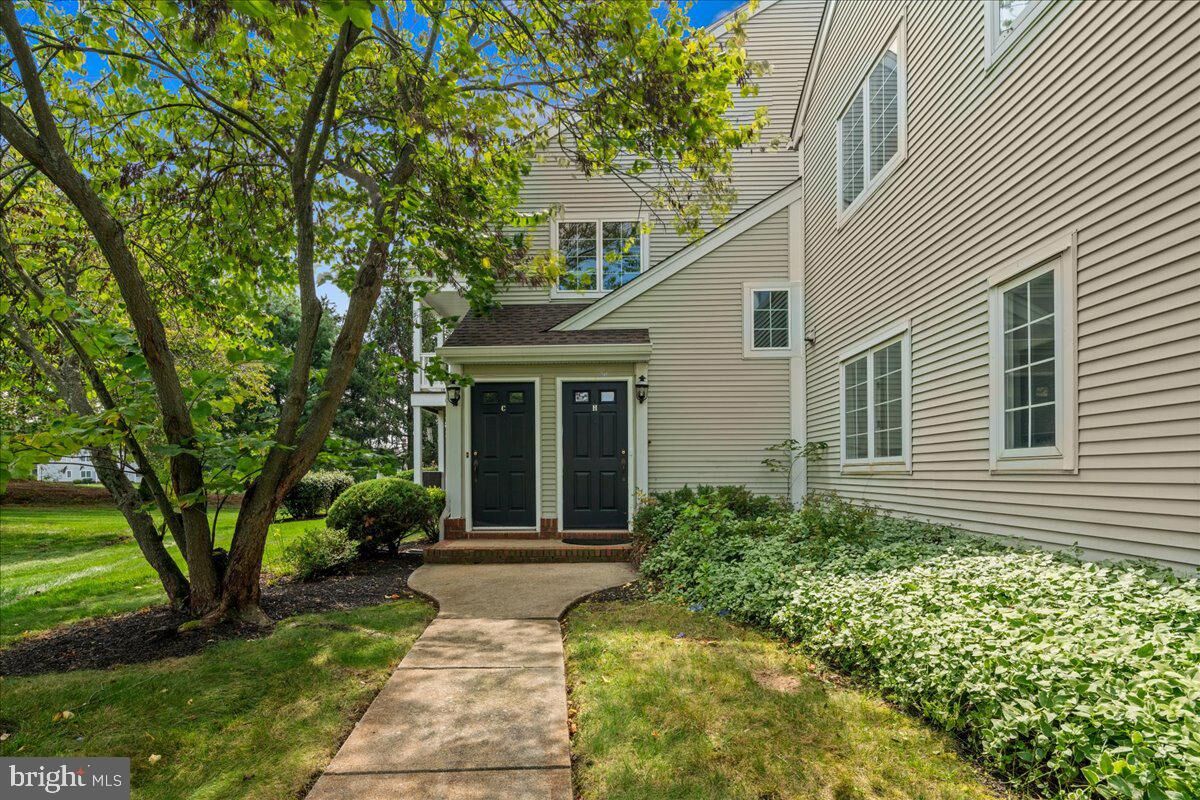 Property Photo:  90 Winthrop Road H  NJ 08831 