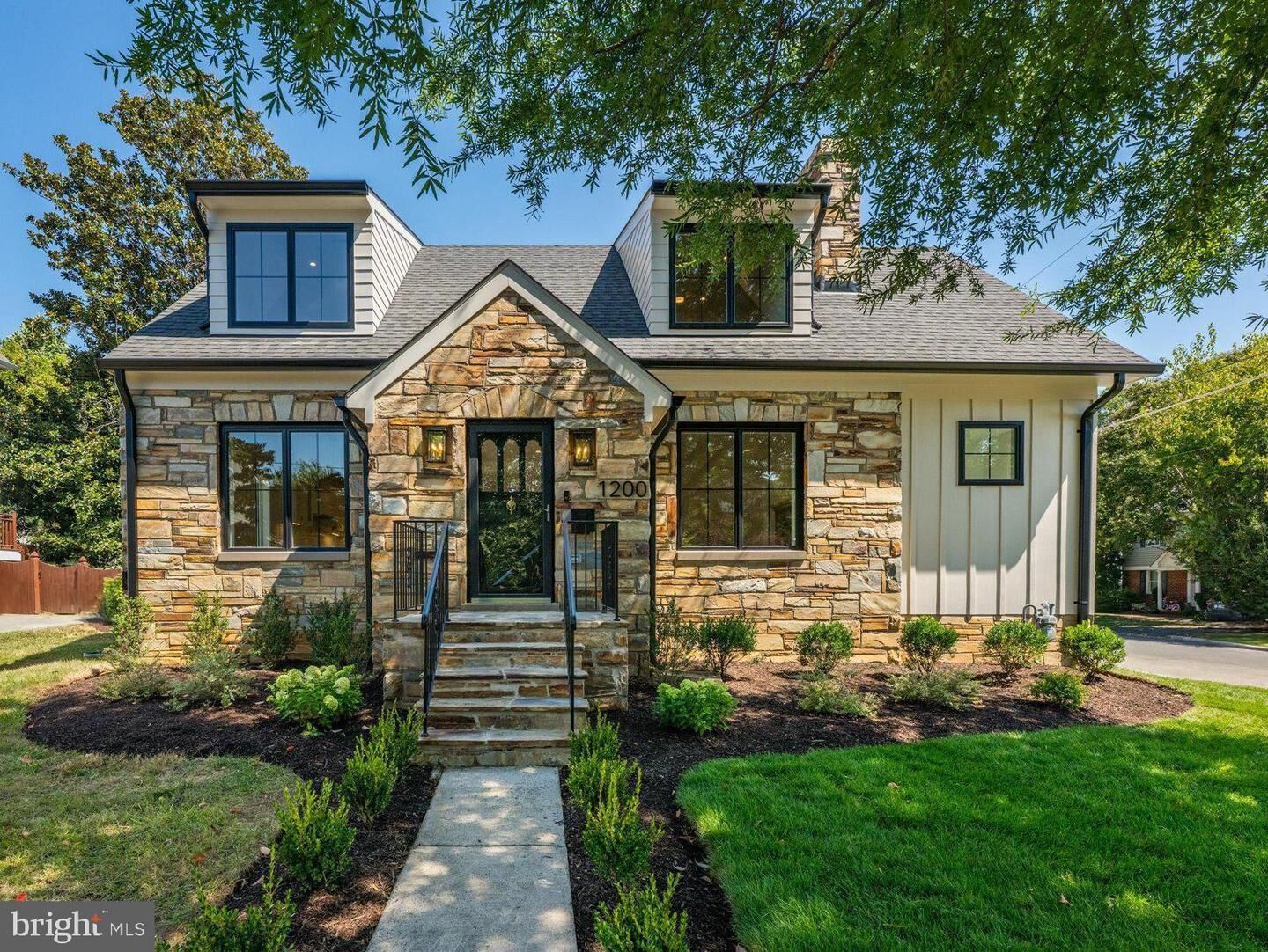 Property Photo: 1200 Lincoln Avenue VA 22046