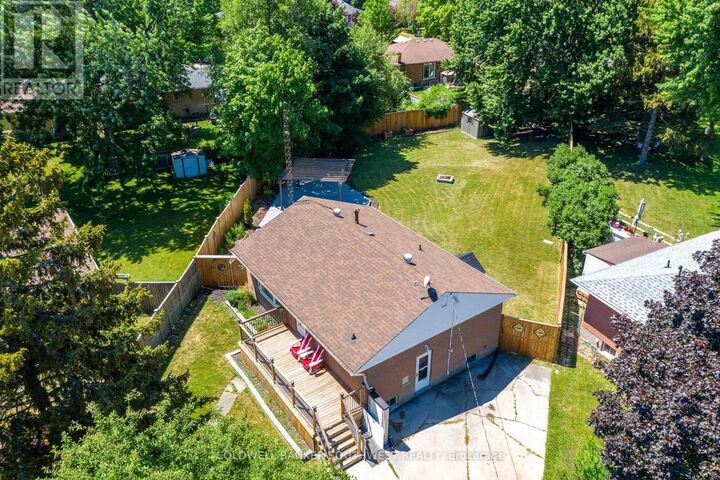 Property Photo: 18 Tweedsmuir Avenue ON N7S 2R8
