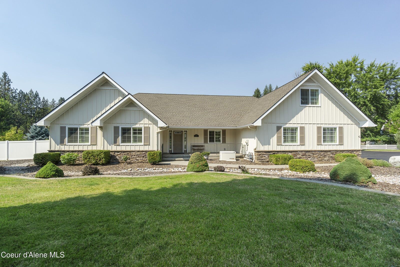 Property Photo:  11907 N Blue Jay Ct  ID 83835 