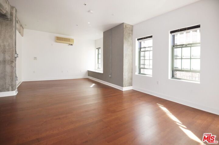 Property Photo:  416 S Spring St  CA 90013 