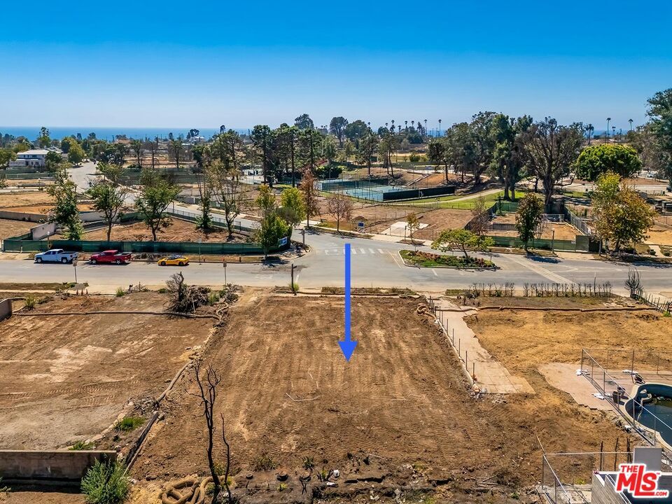 Property Photo: 790 Alma Real Dr CA 90272