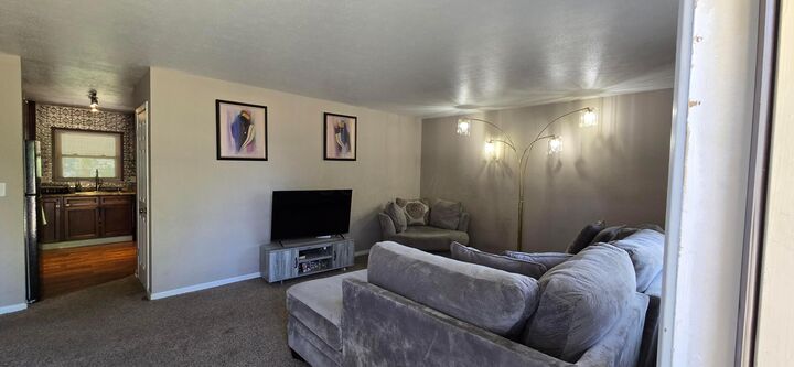Property Photo: 4904 Almont Drive OH 43229