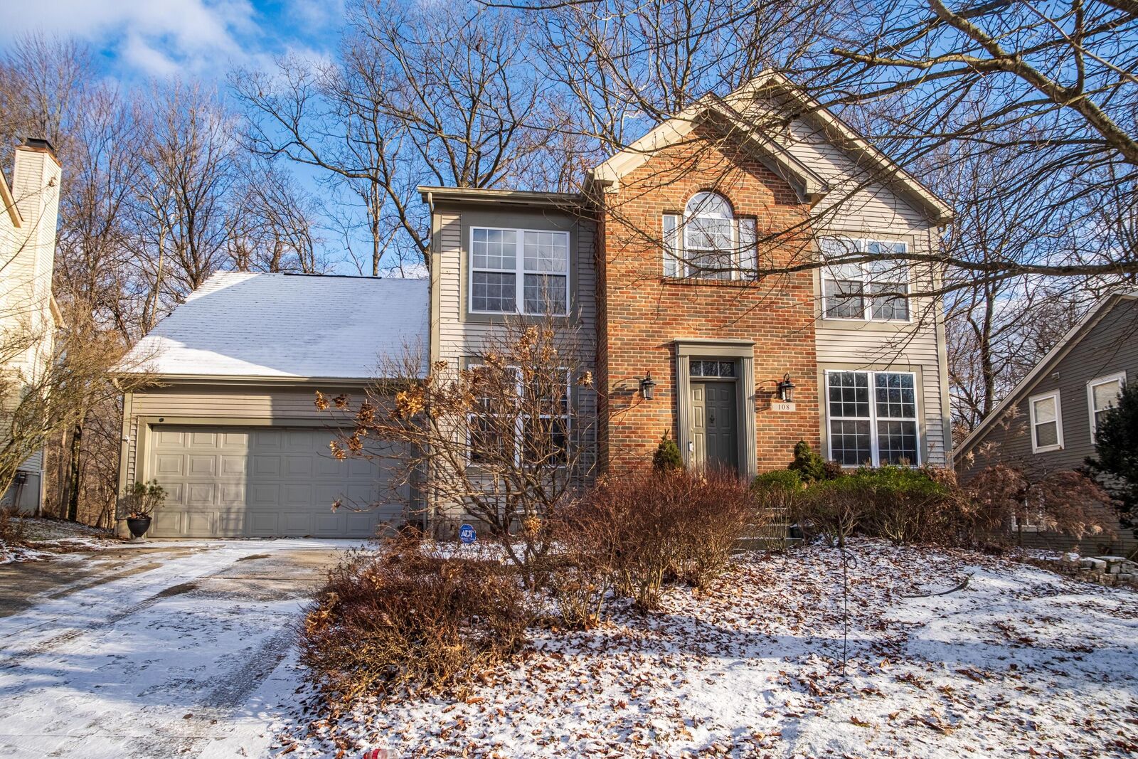 Property Photo:  108 Kingsmeadow Lane  OH 43004 