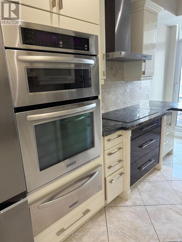Property Photo:  4968 Yonge Street Ph303  ON M2N 7G9 