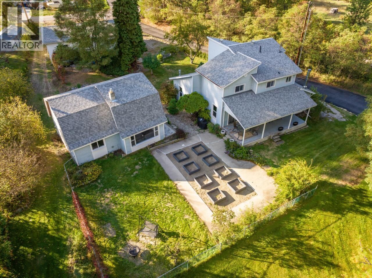 Property Photo:  814 16th Avenue  BC V0G 1G0 