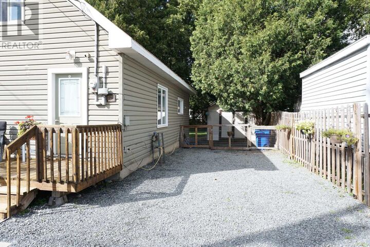 Photo de la propriété: 351 Broadwood Avenue ON P0J 1P0