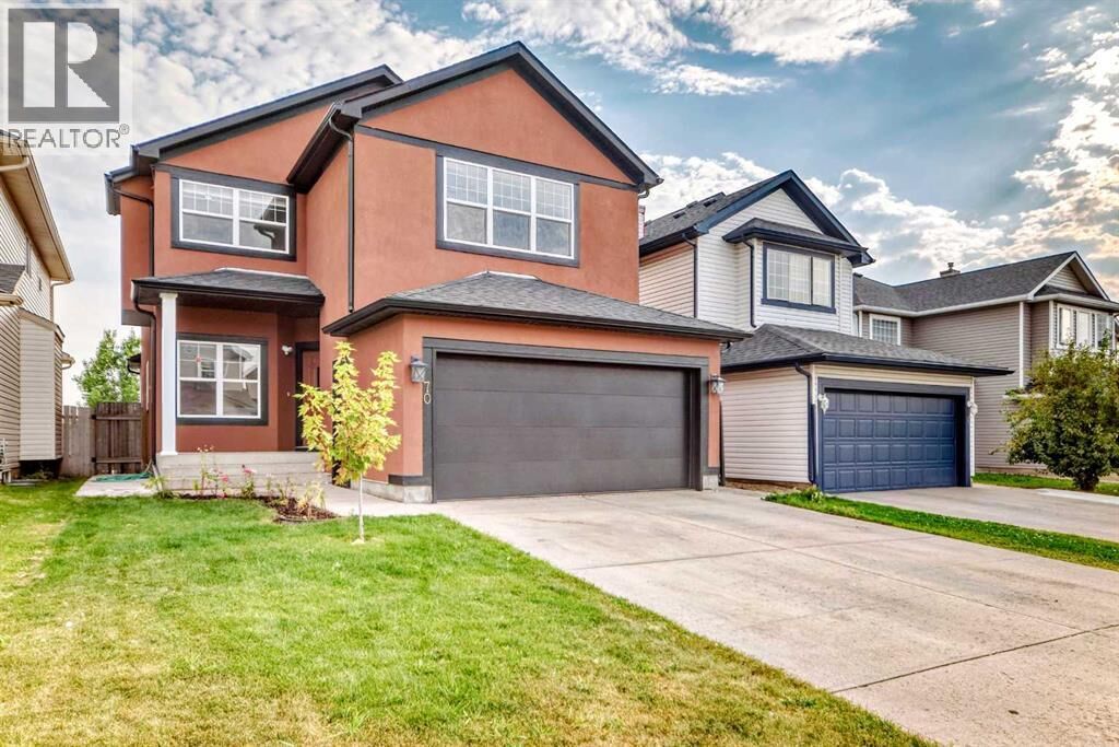 Property Photo:  70 Martha'S Meadow Close Northeast  AB T3J 4N7 