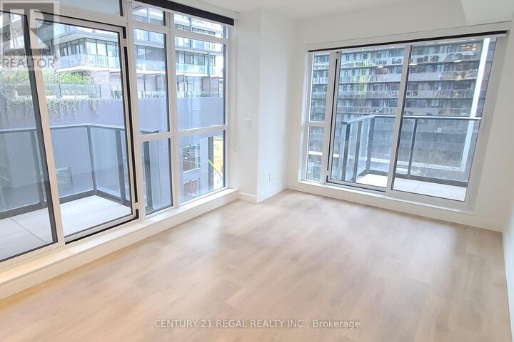 Property Photo:  38 Widmer Street 811  ON M5V 0P7 
