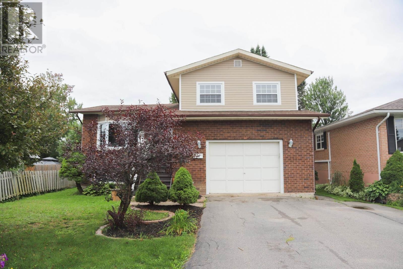 Photo de la propriété: 19 Sutton Pl ON P6A 6A8