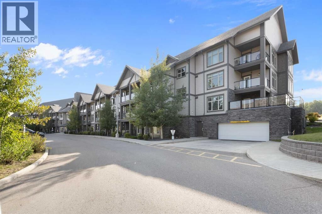 Property Photo:  15 Aspenmont Heights Southwest  AB T3H 0E3 