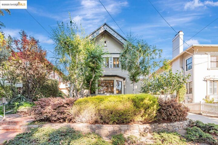 Property Photo:  2905 Piedmont Ave  CA 94705 