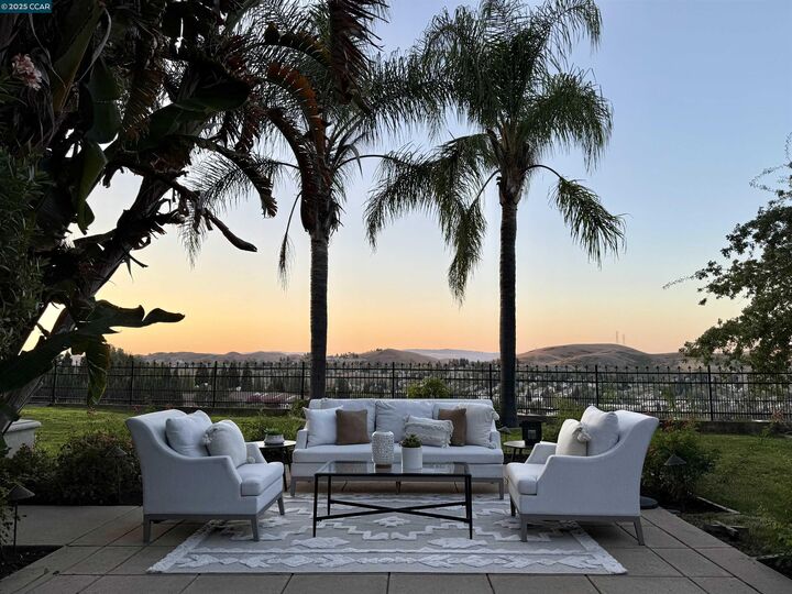Property Photo: 3466 Silver Maple Dr CA 94506