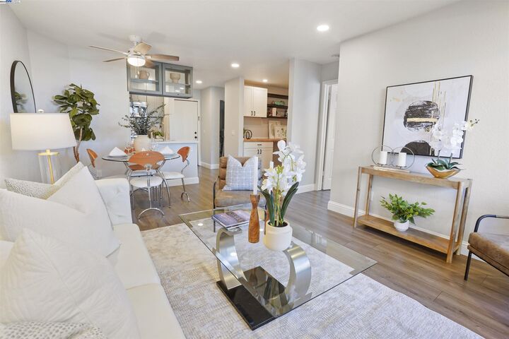 Property Photo: 29300 Dixon St 106 CA 94544