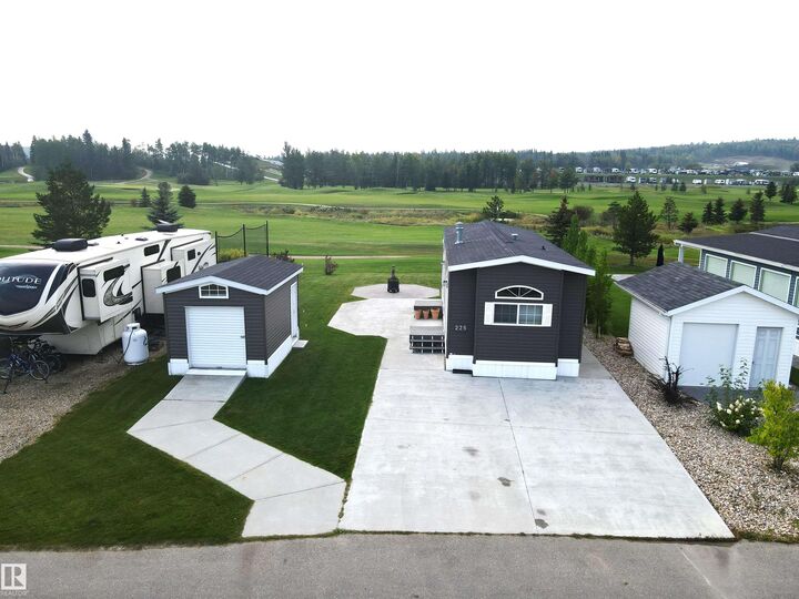 Property Photo:  225 53126 Range Road 70  AB T0E 0W0 