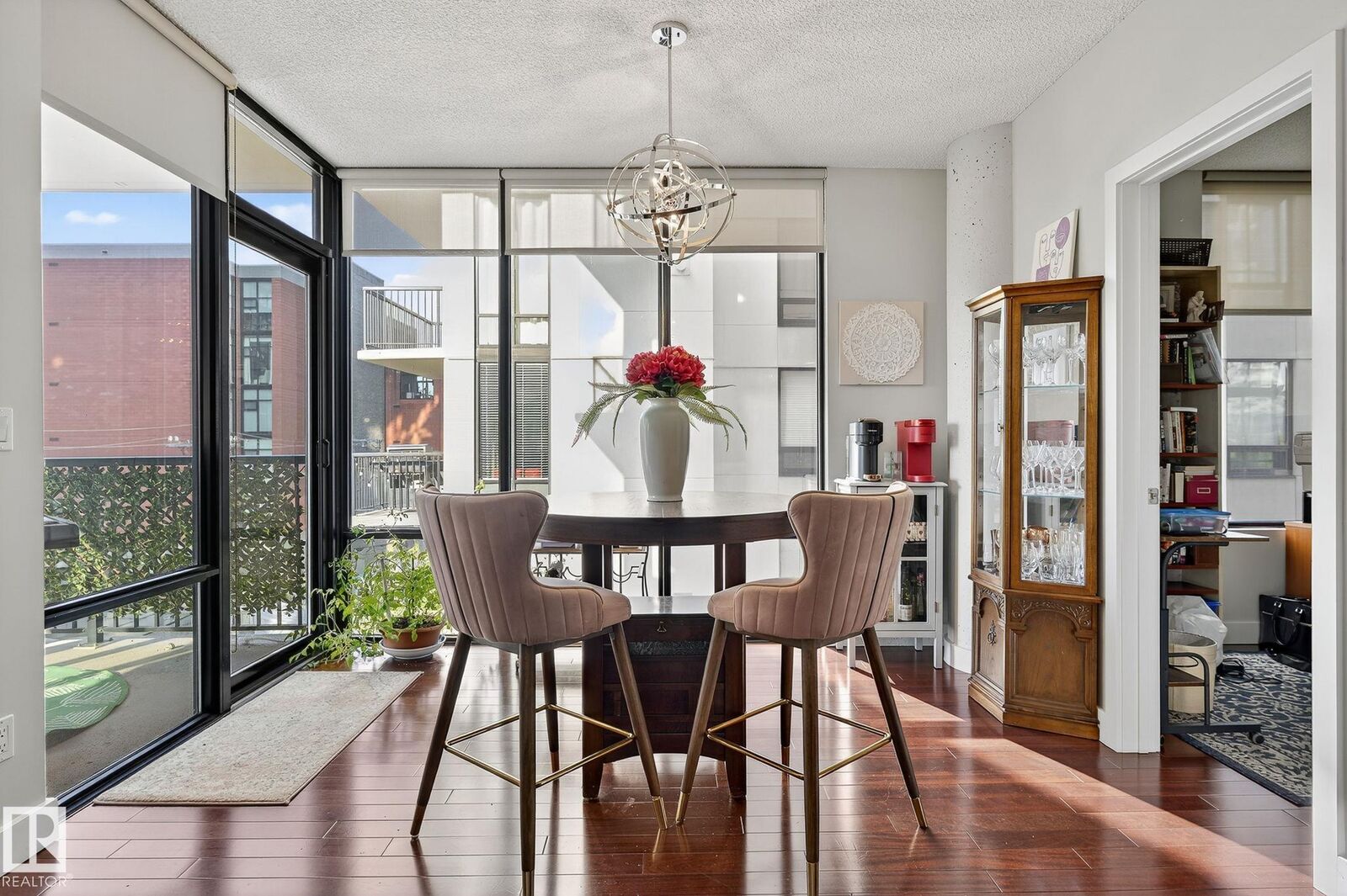 Property Photo: 10028 119 Street NW 401 AB T5K 1Y8