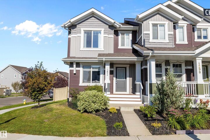 1292 Chappelle Boulevard SW  Edmonton AB T3W 3S1 photo