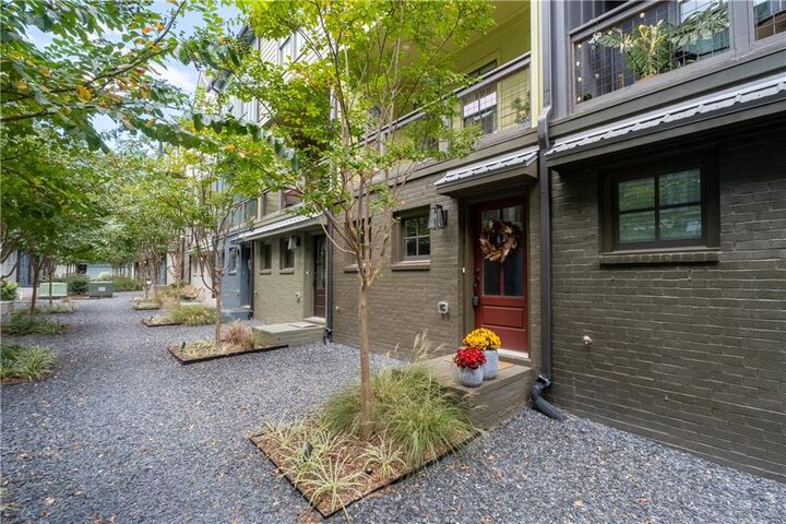 Property Photo: 1054 Crest Circle SE GA 30312