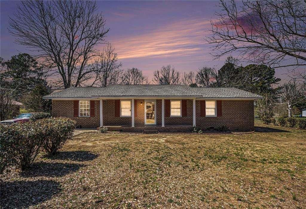 Property Photo:  413 North College Drive  GA 30125 