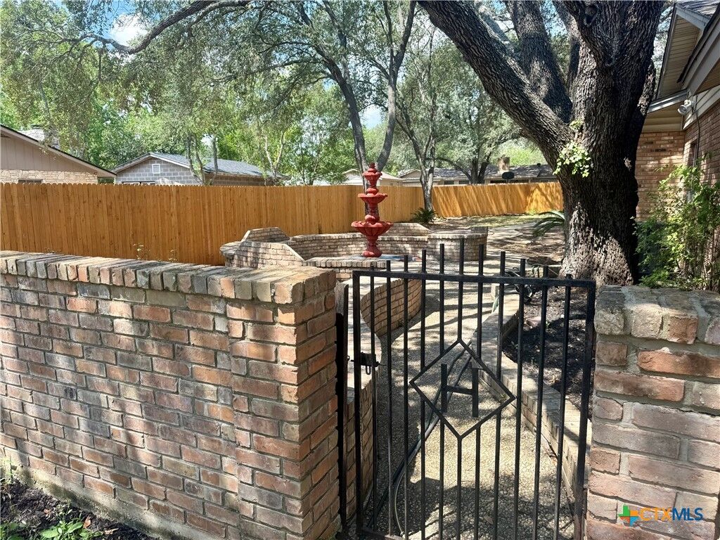 Property Photo: 1640 Willow Lane TX 78155