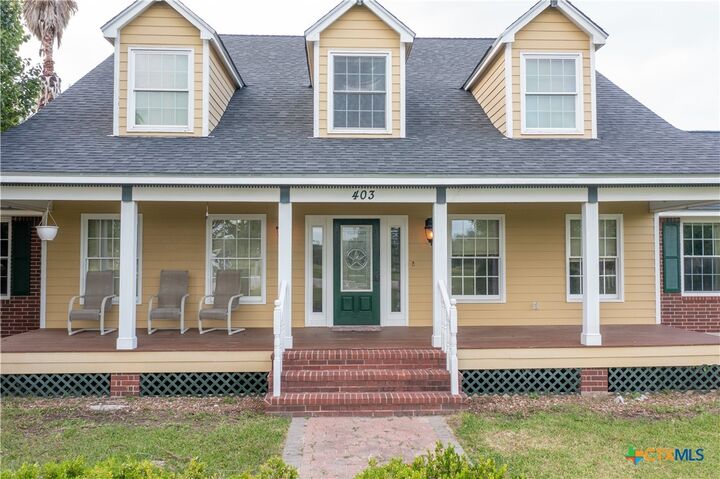 Property Photo: 403 Oakside Drive TX 77905