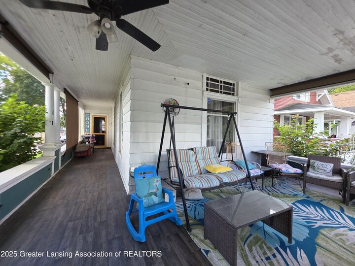 Property Photo:  504 E State Street  MI 48879 