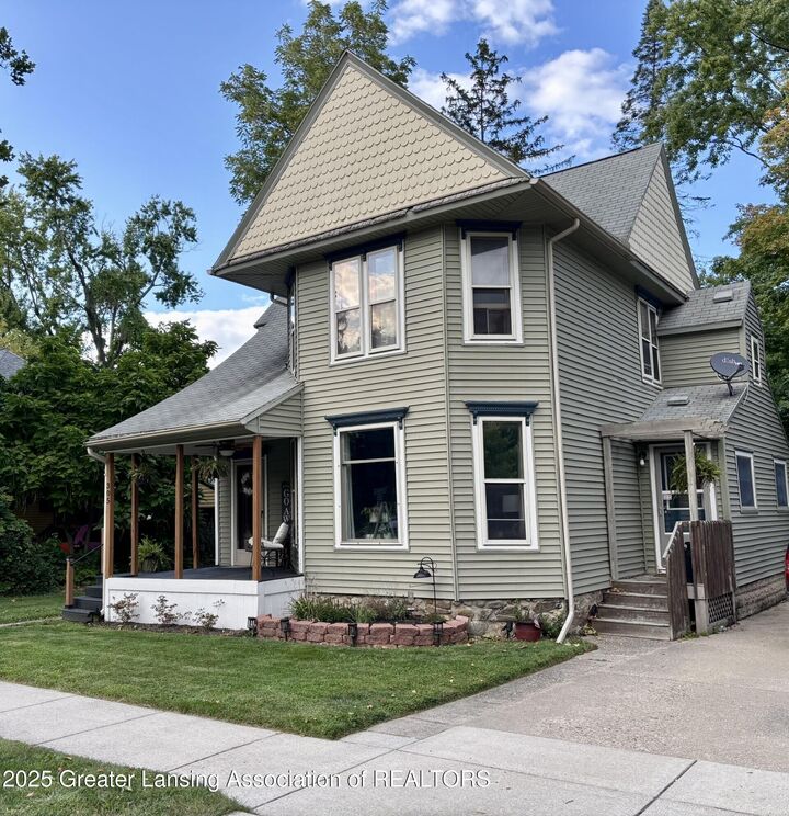 305 E Middle Street  Williamston MI 48895 photo