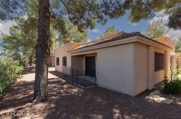 Property Photo:  2851 South Valley View Boulevard 1021  NV 89102 