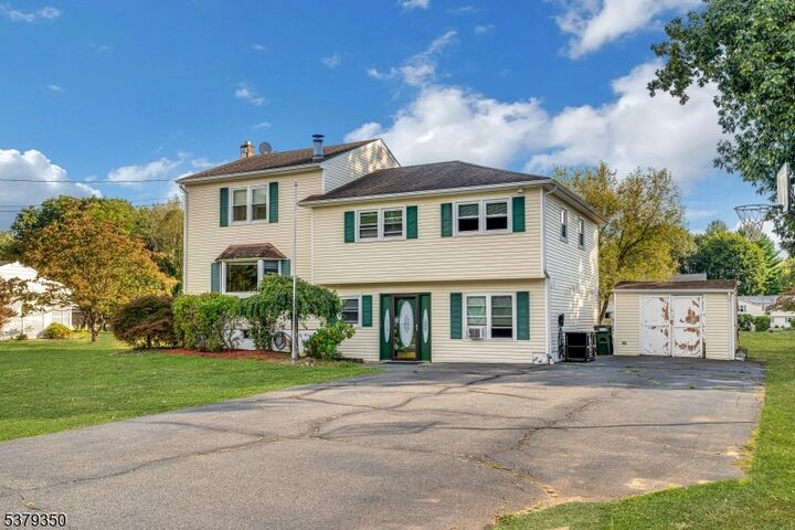 Property Photo:  19 Indian Ln  NJ 07840 