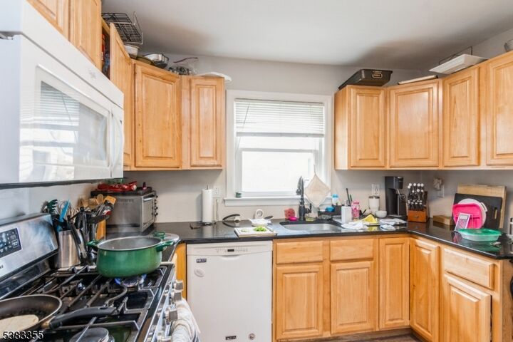 Property Photo:  262 Mountain Ave  NJ 07081 