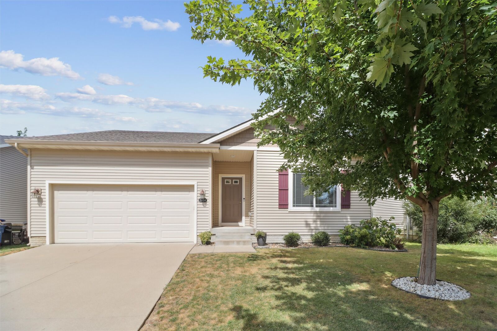 Property Photo: 2434 River Meadows Drive IA 50320