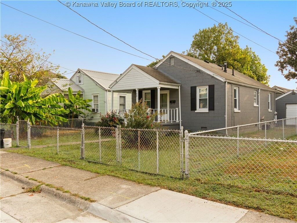 Property Photo:  708 Beech Street  WV 25309 